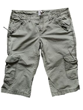 Jordache Olive Green Cargo Capris